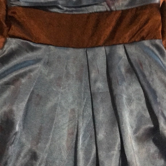Formal dress - Picture 2 of 2